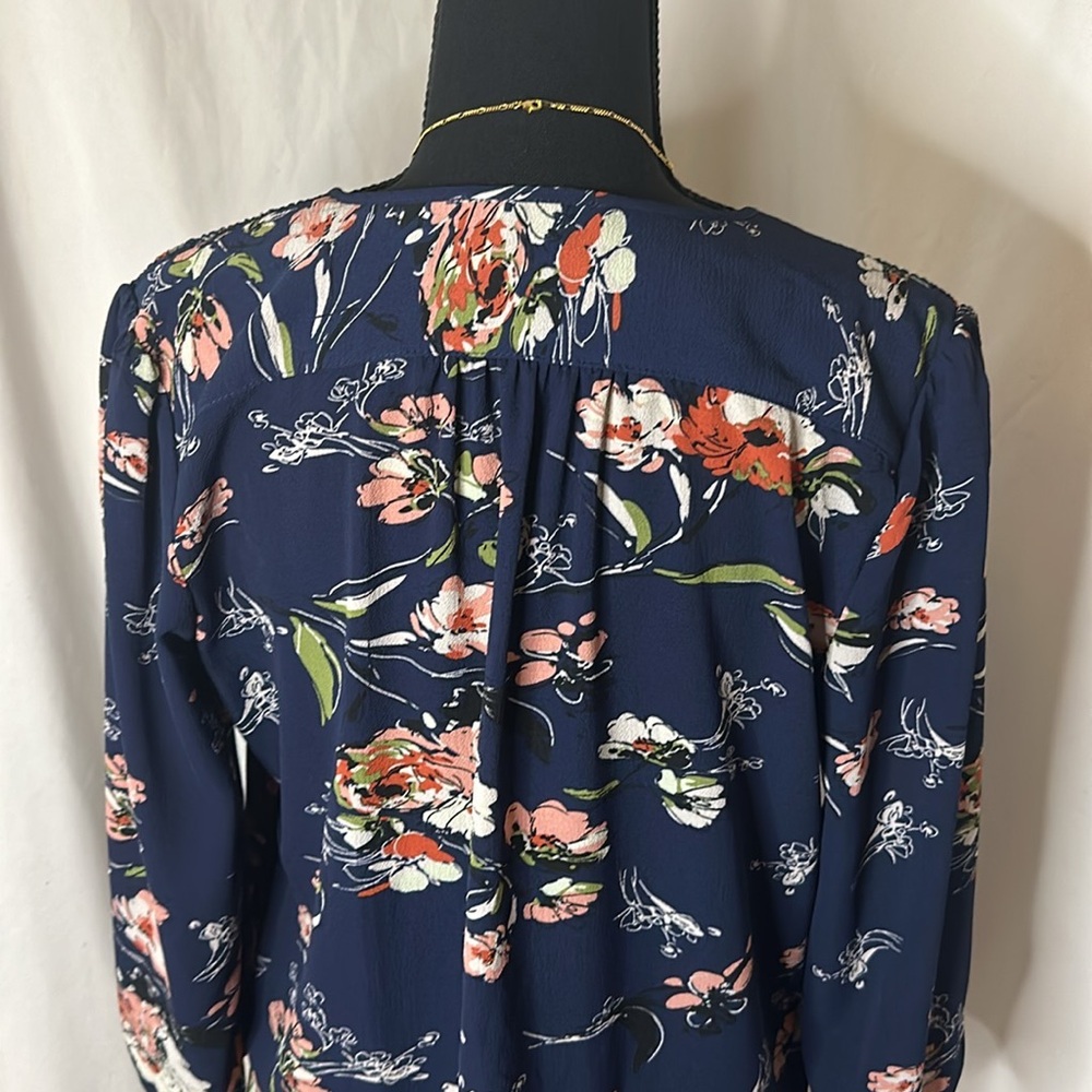 NWOT FUN 2 FUN floral blouse navy - Picture 3 of 5